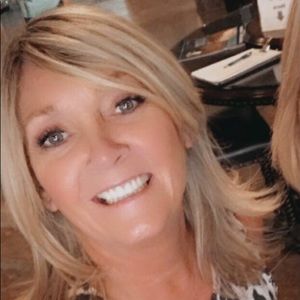 Meet your Posher, Debra